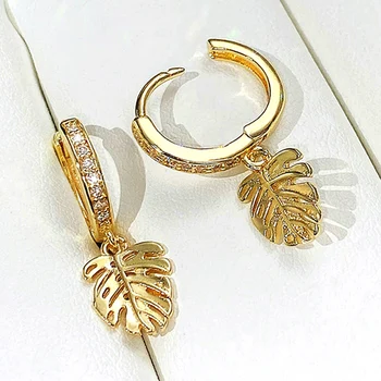Huitan Dámské Jemné Houpat Náušnice Luxusní Zlaté Barvě Svatební Výročí Party Elegantní Doplňky Low-key Nový Módní Šperky